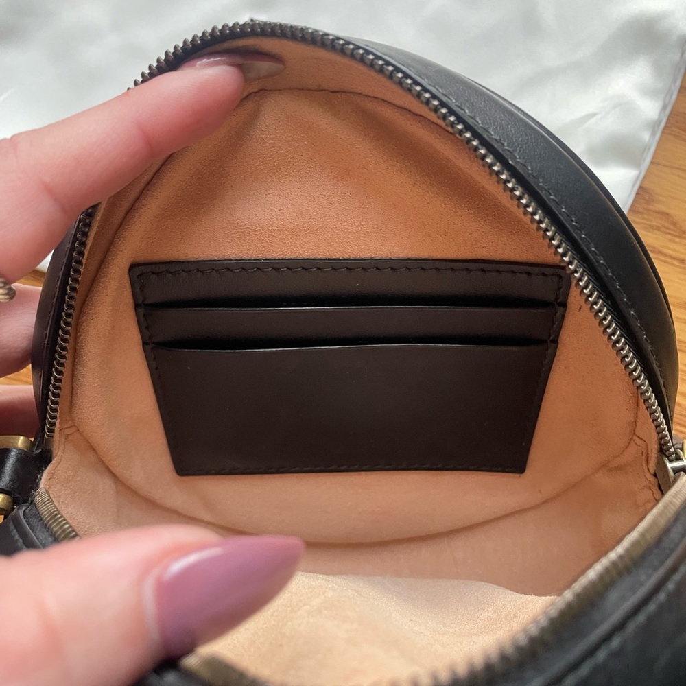 Gucci Black GG Marmont Round Leather Wristlet - Picture 6 of 8